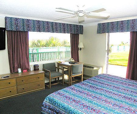 Seahorse Oceanfront Inn Атлантик-Бич Экстерьер фото