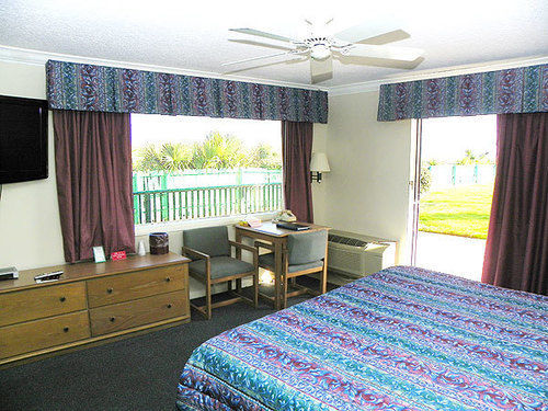 Seahorse Oceanfront Inn Атлантик-Бич Экстерьер фото